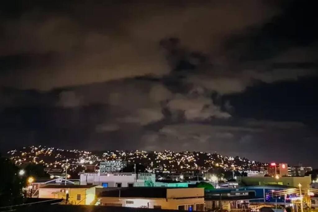 Raynebow Chateau - Chic City Getaway Port of Spain Exteriér fotografie
